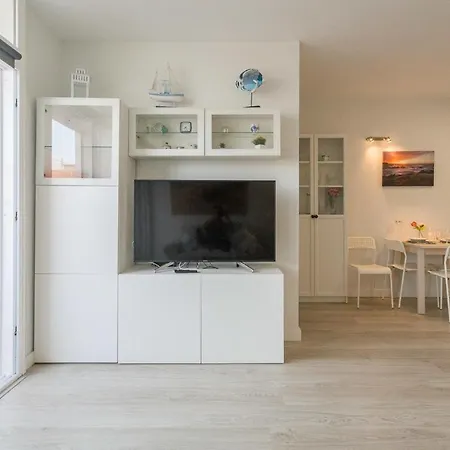 Con Terraza Y Piscina En Canteras Apartamento *