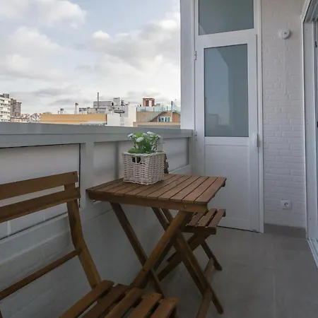 Apartamento Con Terraza Y Piscina En Canteras *