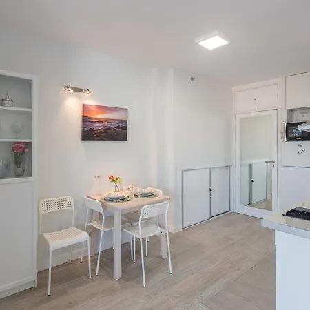 Con Terraza Y Piscina En Canteras * Las Palmas de Gran Canaria